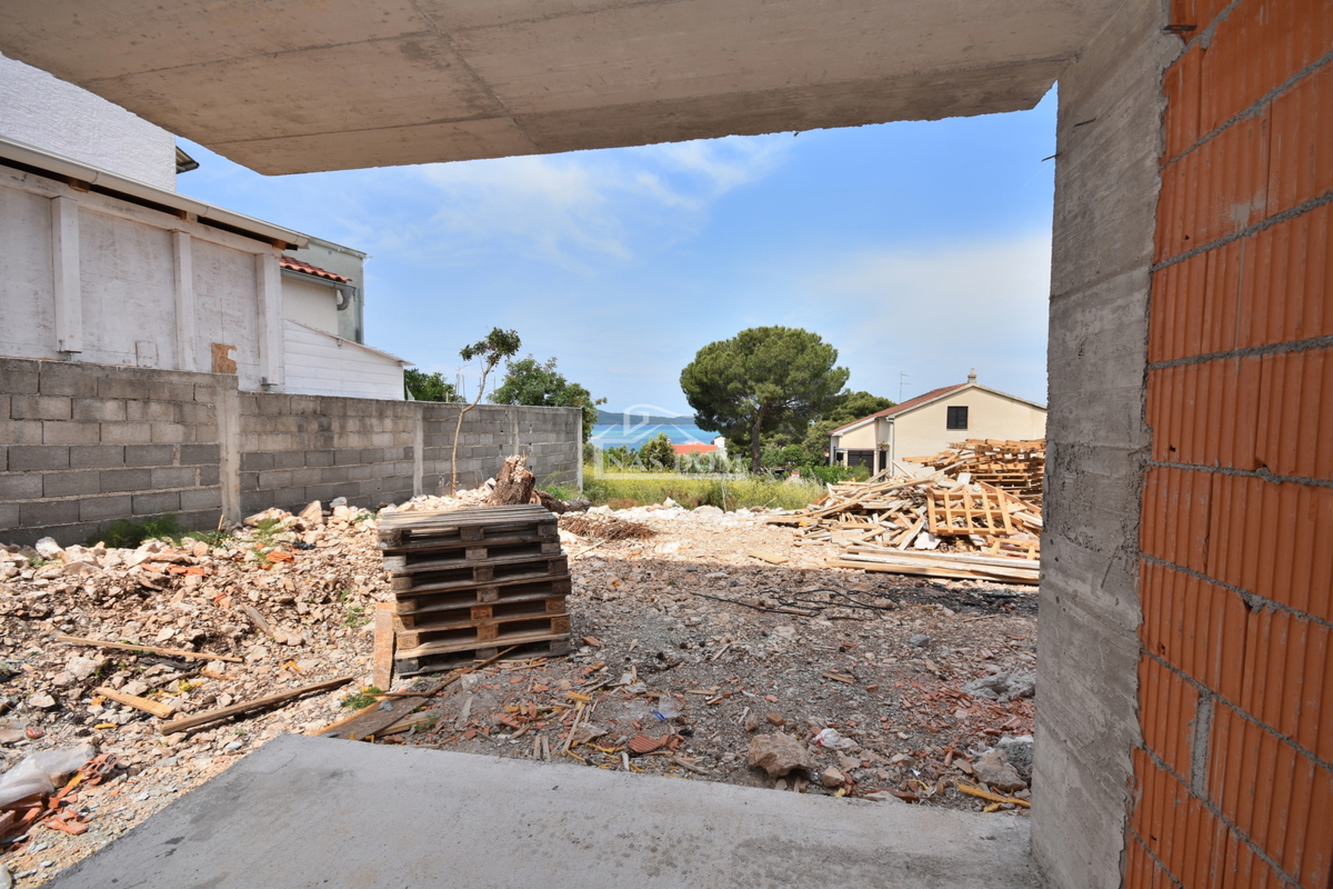 Brodarica - Stanovanje S2 v pritličju z 130 m2 vrta