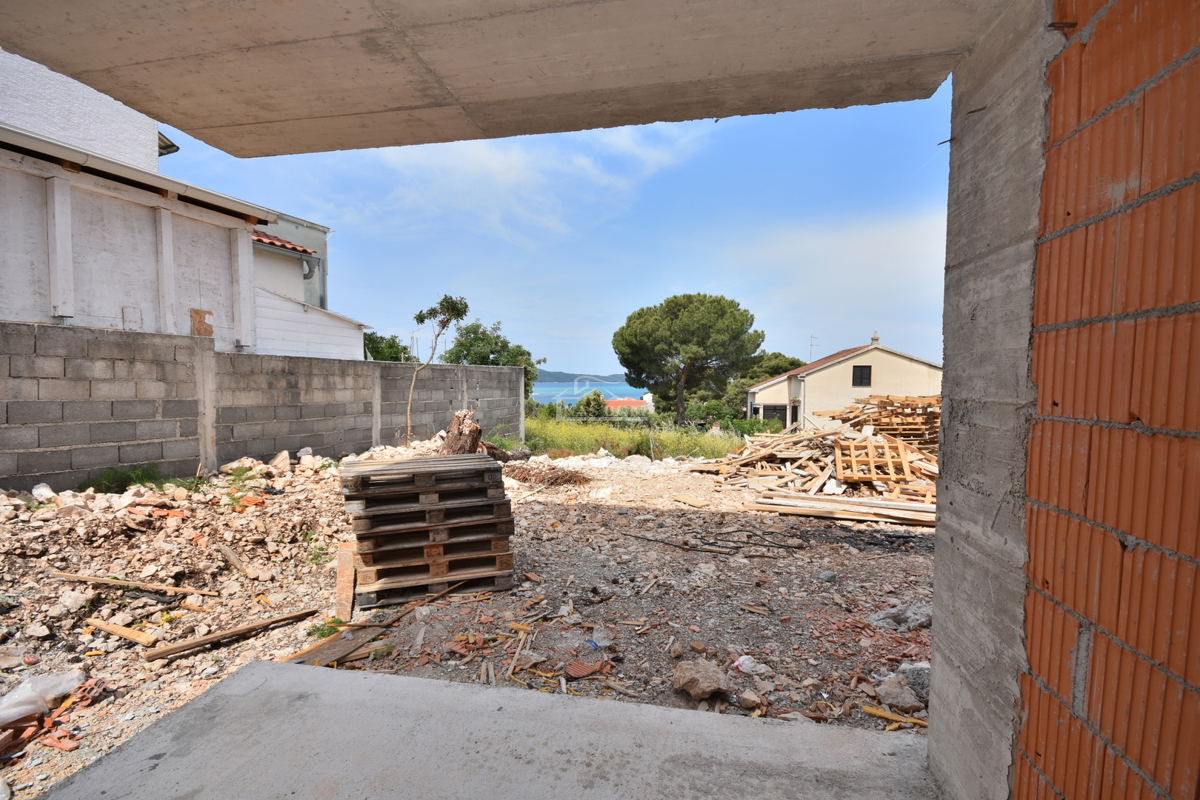 Brodarica - Stanovanje S2 v pritličju z 130 m2 vrta