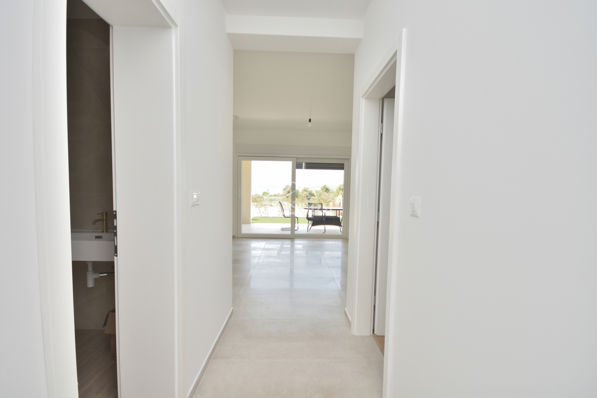 VODICE - Stanovanje S1 z vrtom, 300 m od plaže