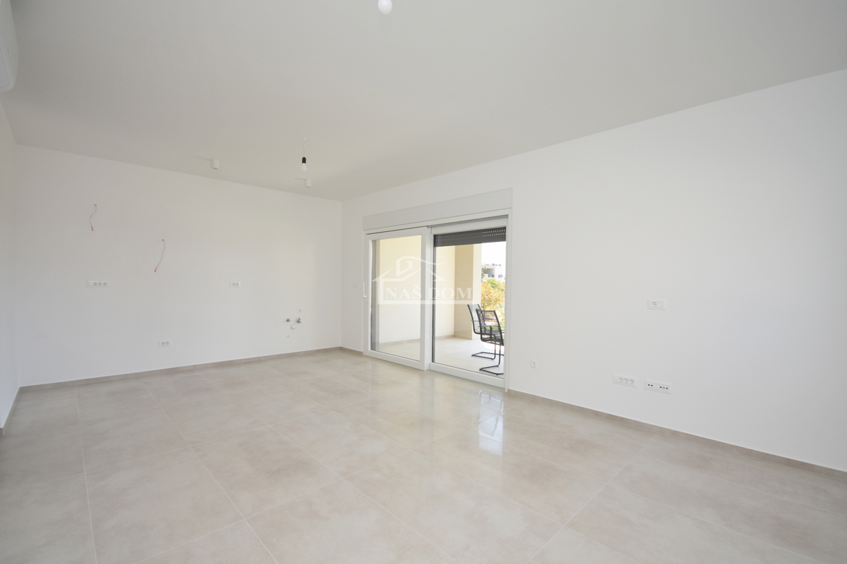 VODICE - Stanovanje S1 z vrtom, 300 m od plaže