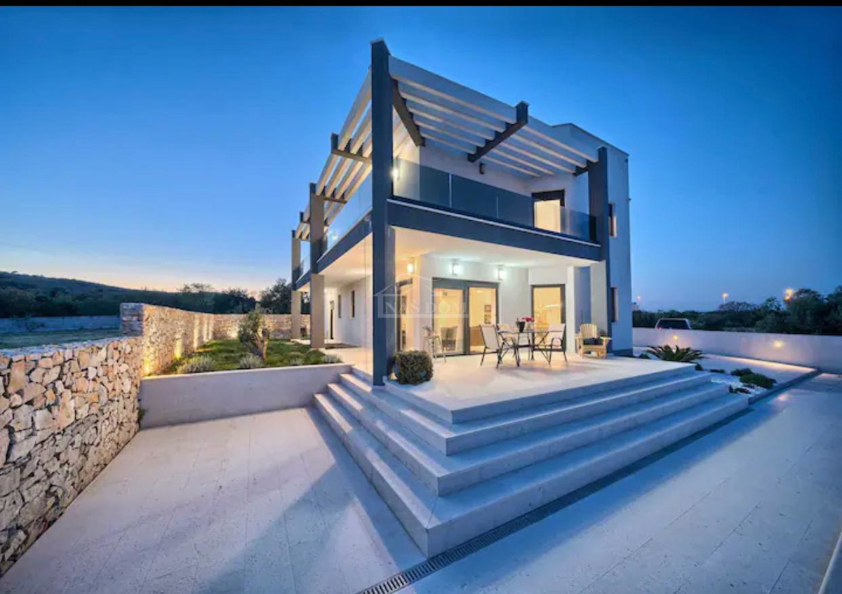 Vodice - Luksuzna vila z bazenom in strešno teraso, pogled na morje