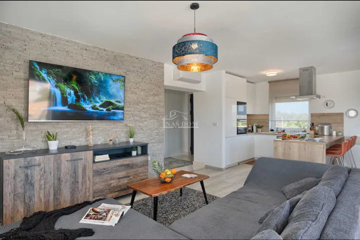 Vodice - Luksuzna vila z bazenom in strešno teraso, pogled na morje