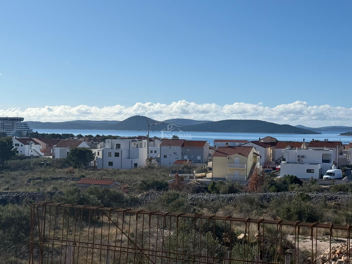 Vodice - Luksuzno stanovanje S3 s panoramskim pogledom na morje