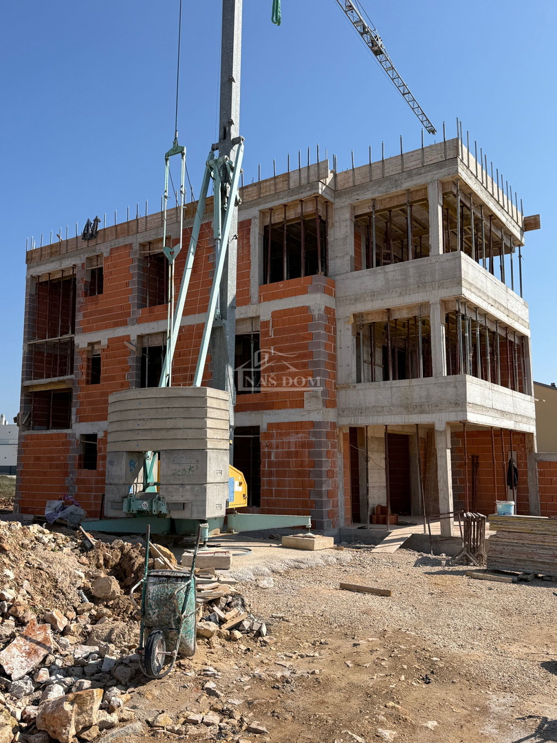 Vodice - Luksuzno stanovanje S3 s panoramskim pogledom na morje