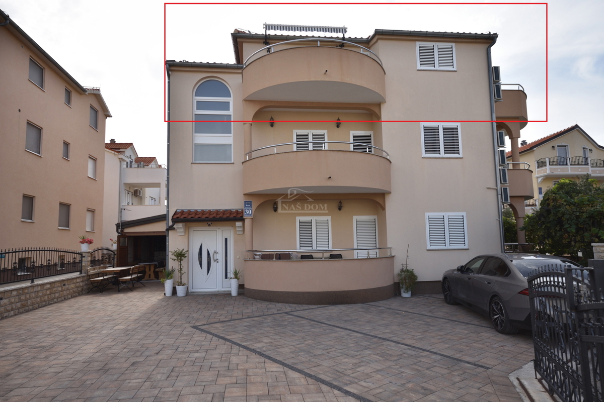 Vodice - nadstropje stavbe z 2 stanovanji