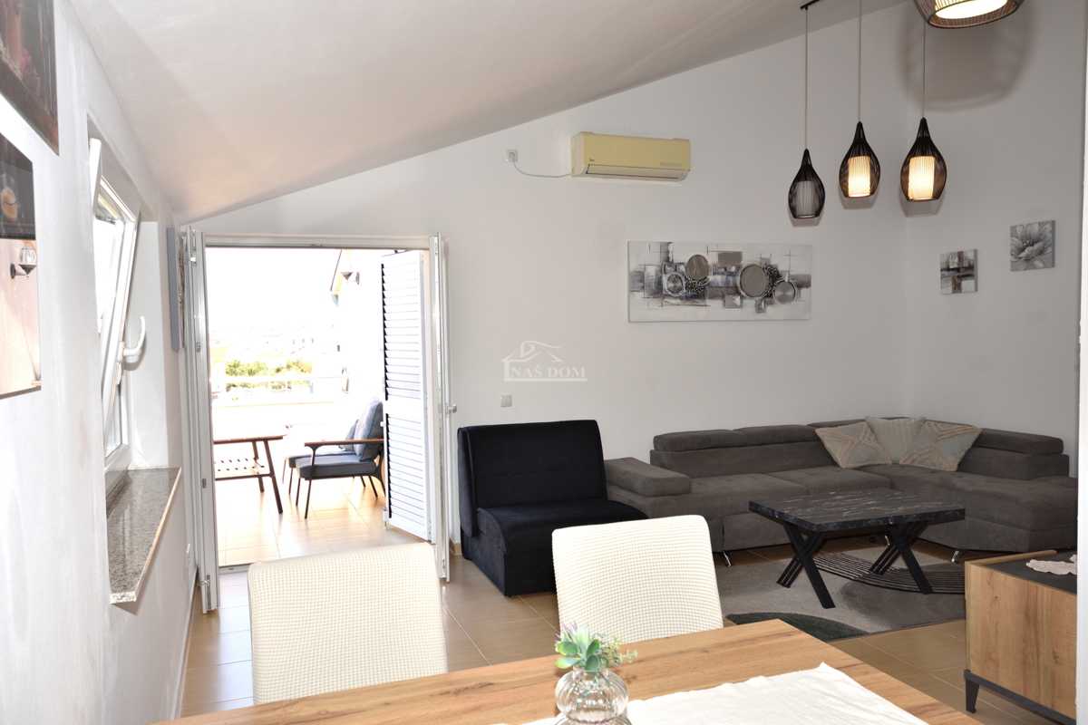 Vodice - nadstropje stavbe z 2 stanovanji