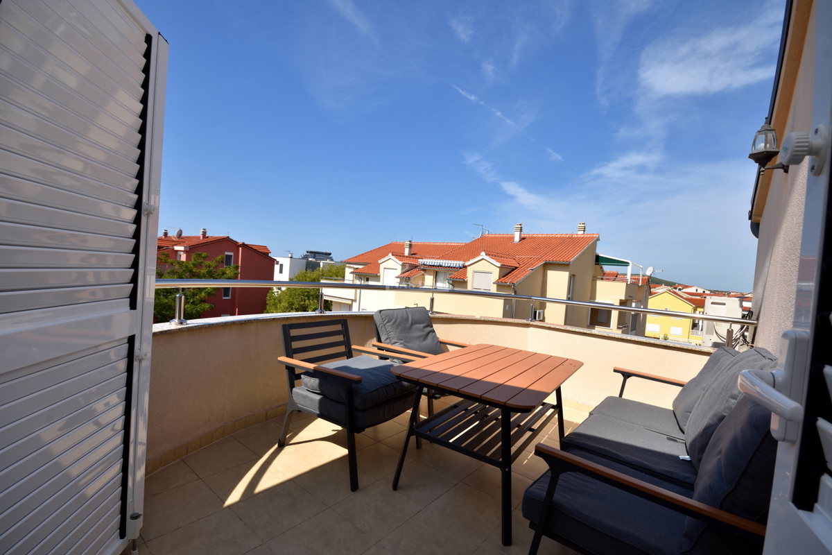 Vodice - nadstropje stavbe z 2 stanovanji