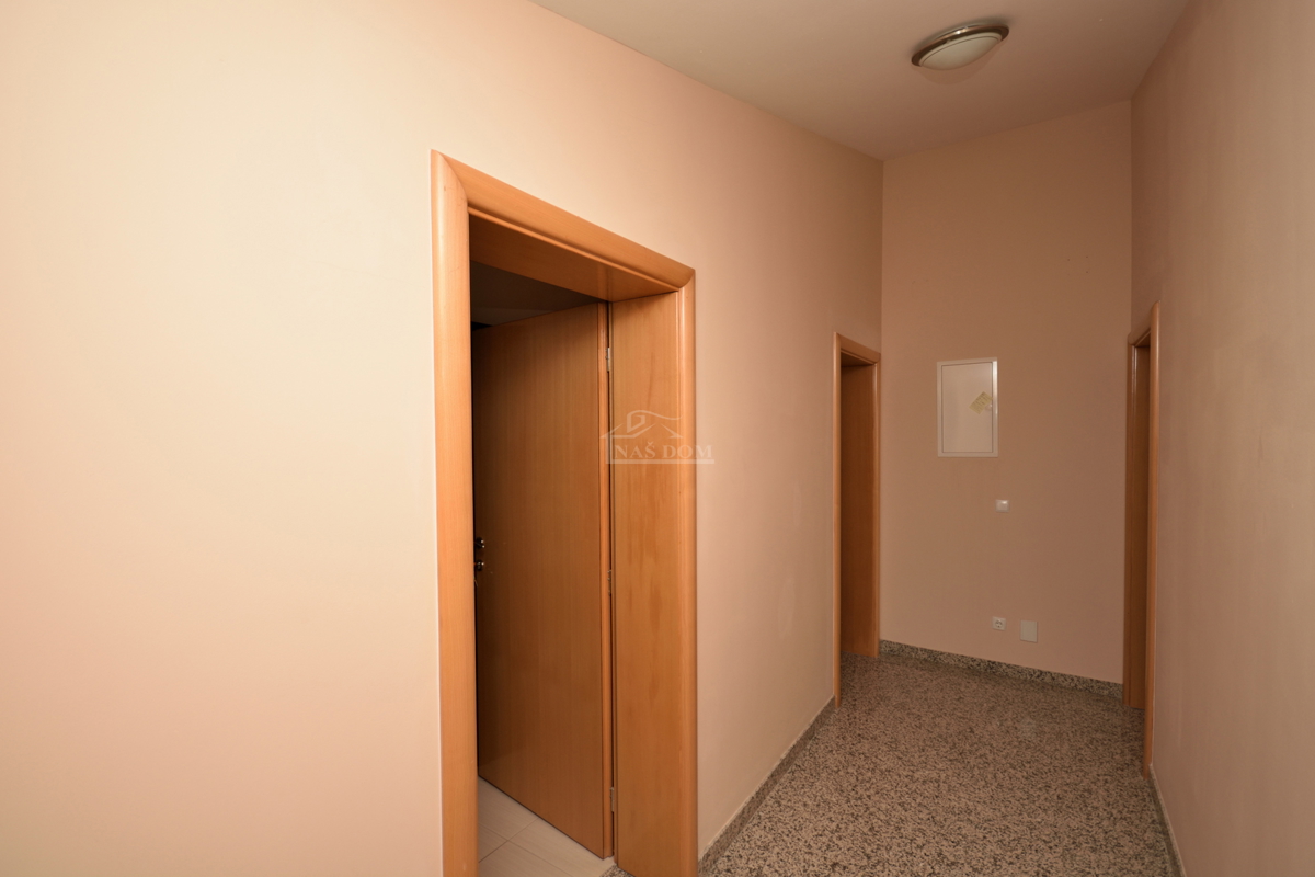 Vodice - nadstropje stavbe z 2 stanovanji