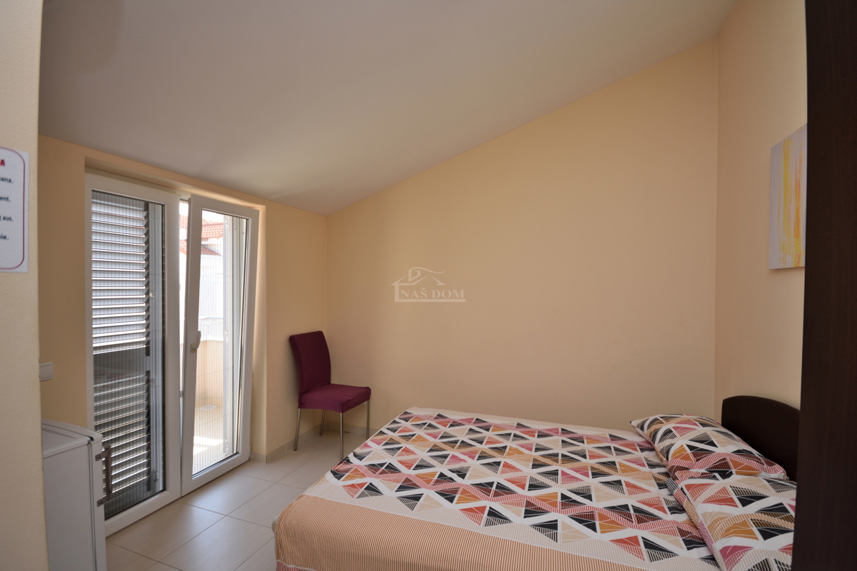 Vodice - nadstropje stavbe z 2 stanovanji