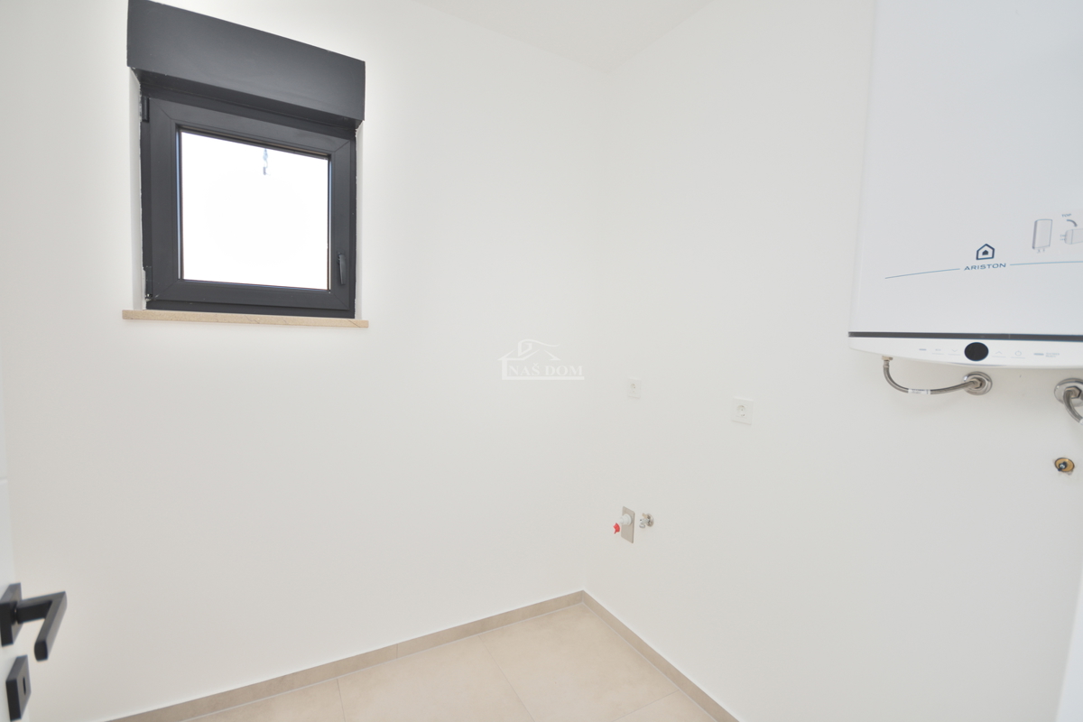 Tribunj - Luksuzno stanovanje S4 v prvem nadstropju, le 250 m od plaže