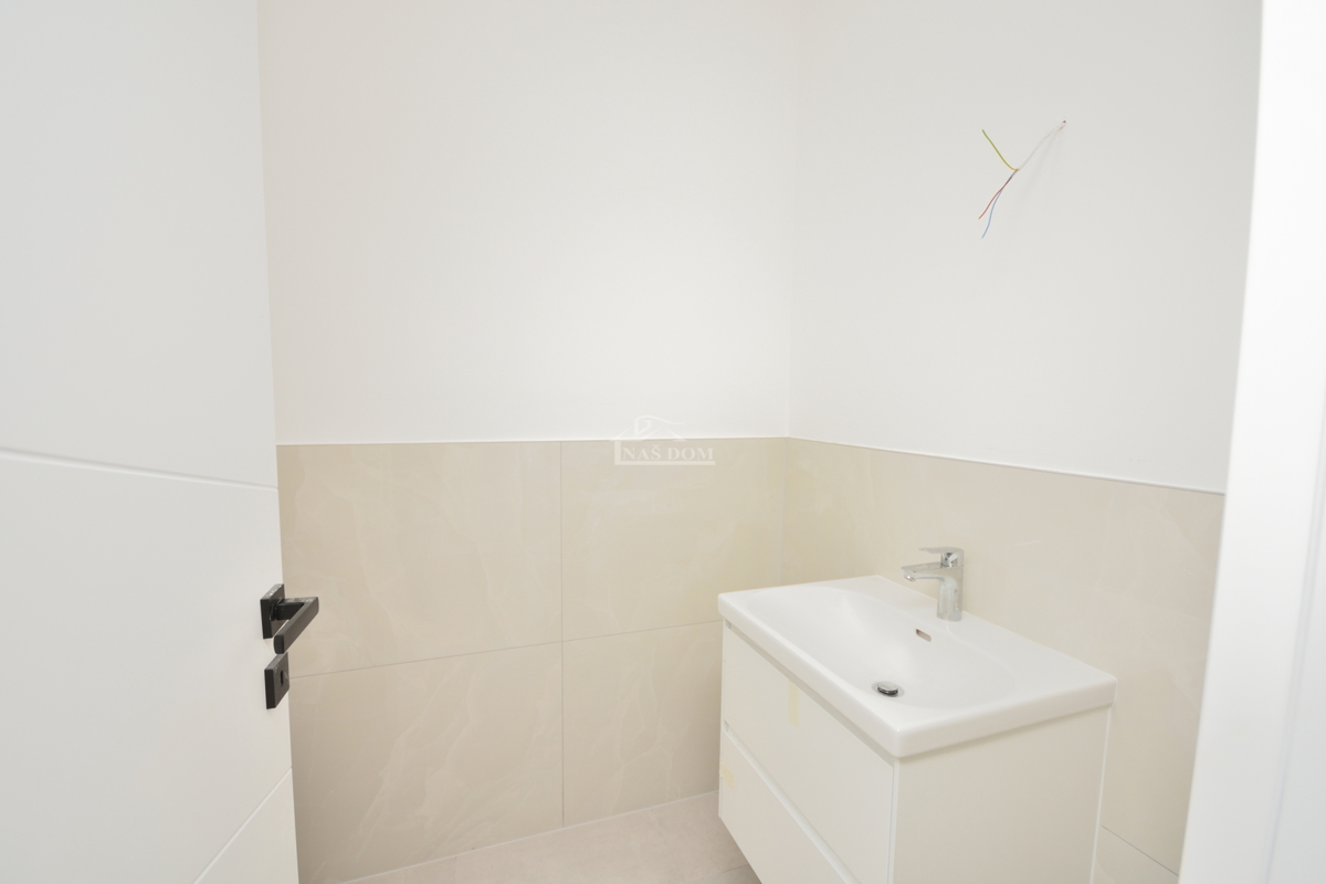 Tribunj - Luksuzno stanovanje S4 v prvem nadstropju, le 250 m od plaže