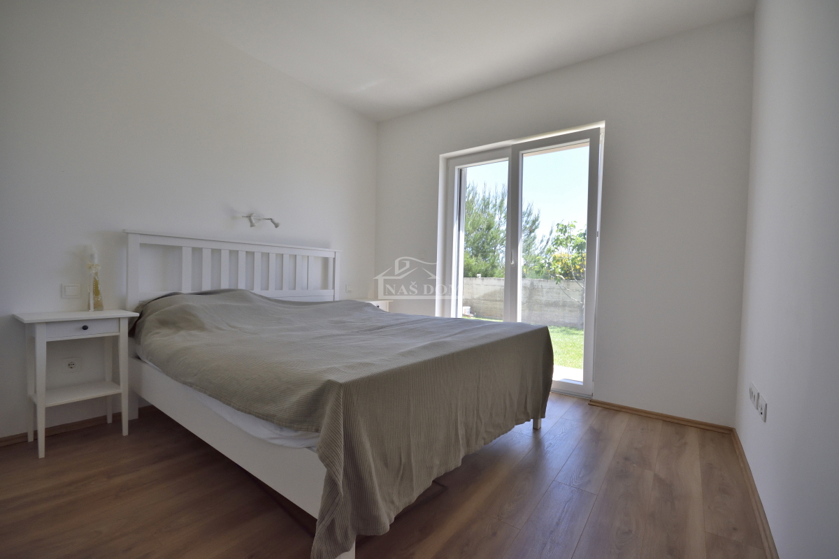 Srima, Vodice - Hiša s 4 apartmaji in bazenom, 800 m od plaže