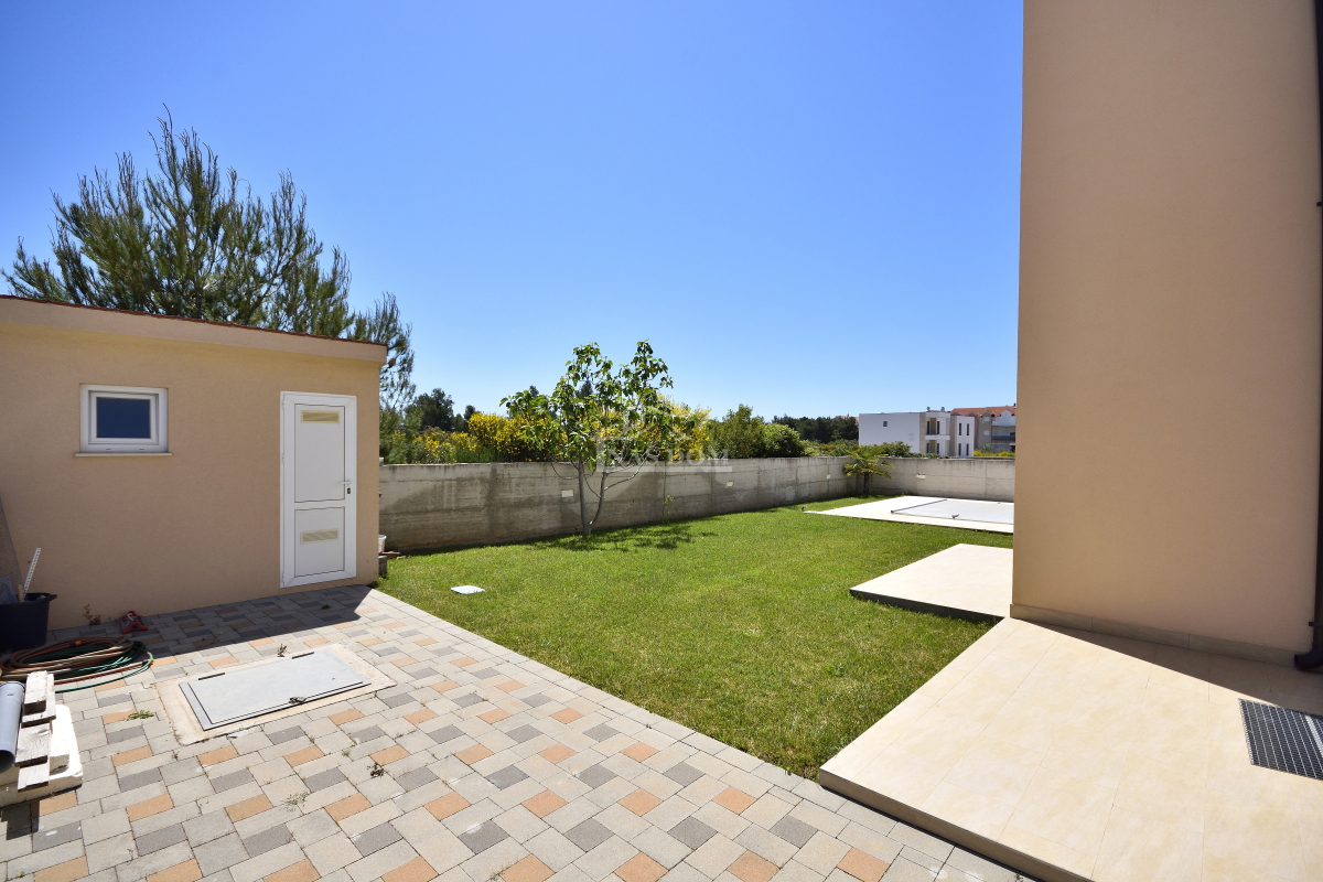 Srima, Vodice - Hiša s 4 apartmaji in bazenom, 800 m od plaže