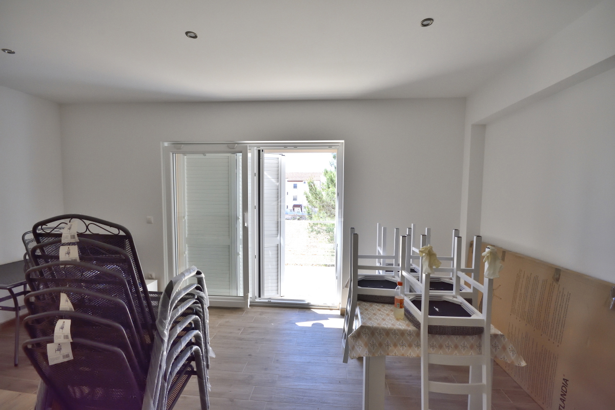 Srima, Vodice - Hiša s 4 apartmaji in bazenom, 800 m od plaže