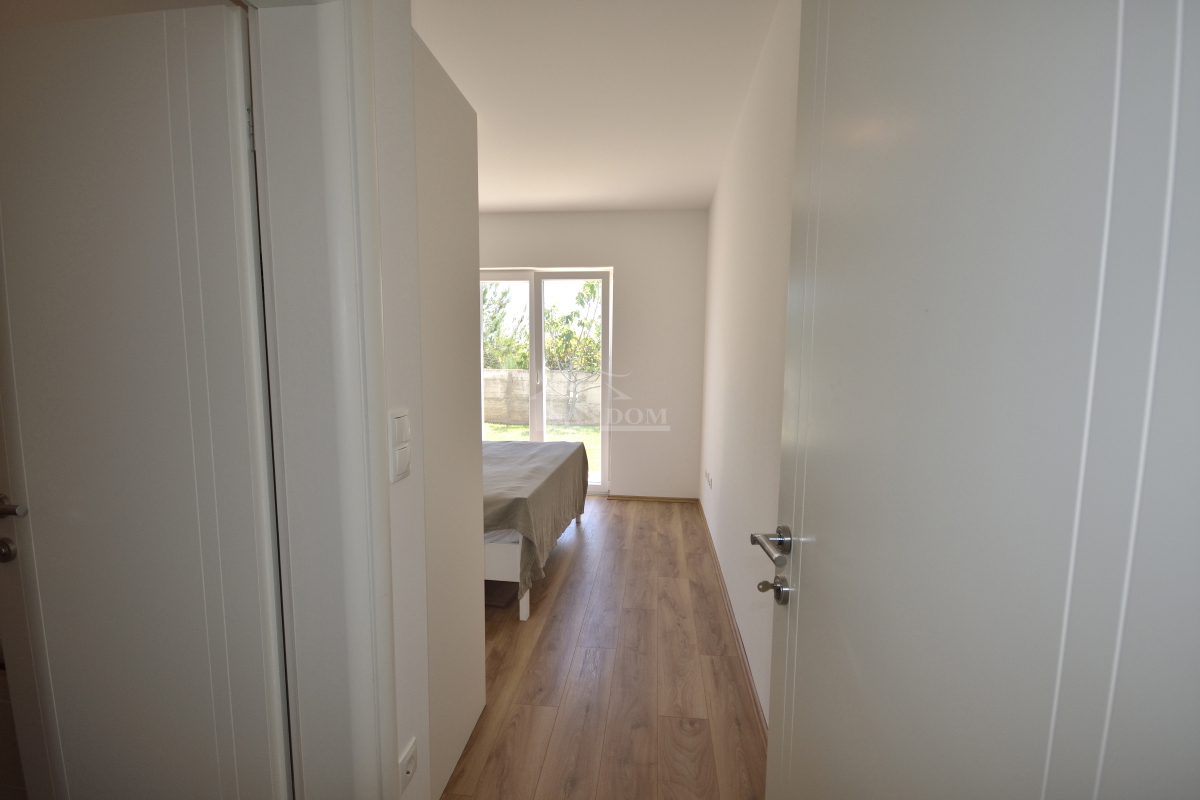 Srima, Vodice - Hiša s 4 apartmaji in bazenom, 800 m od plaže