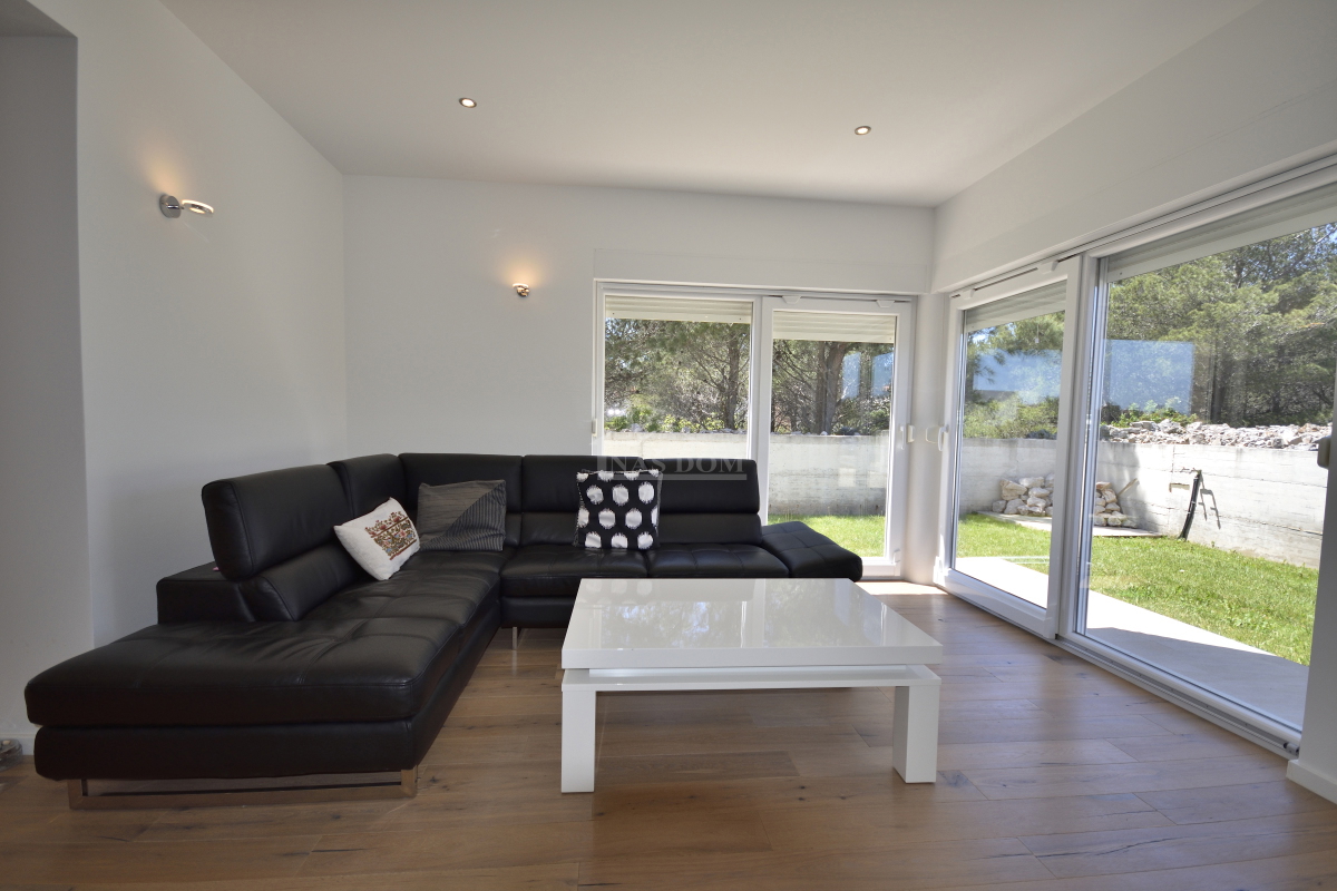 Srima, Vodice - Hiša s 4 apartmaji in bazenom, 800 m od plaže