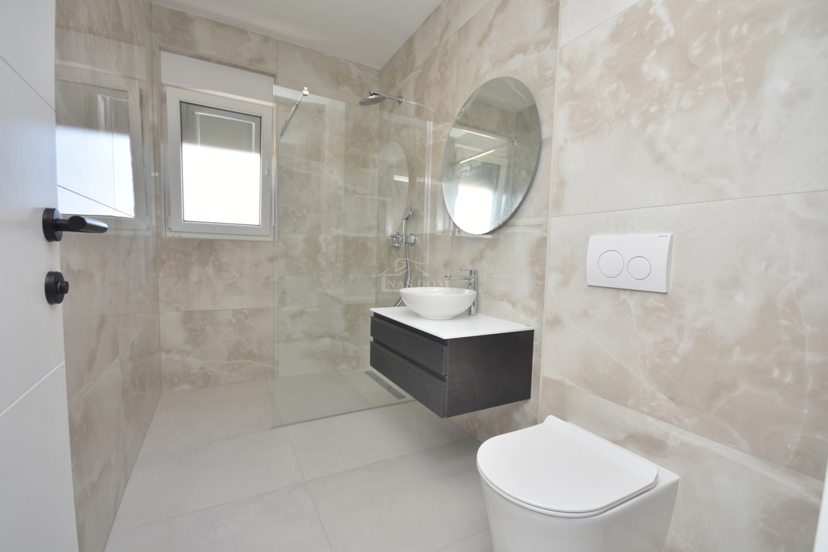 Vodice - Stanovanje S7 z razgledom na morje, vrhunska lega