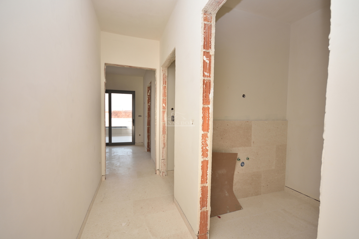 Vodice - Luksuzni penthouse S4 z dvigalom, pogled na morje, vrhunska lega