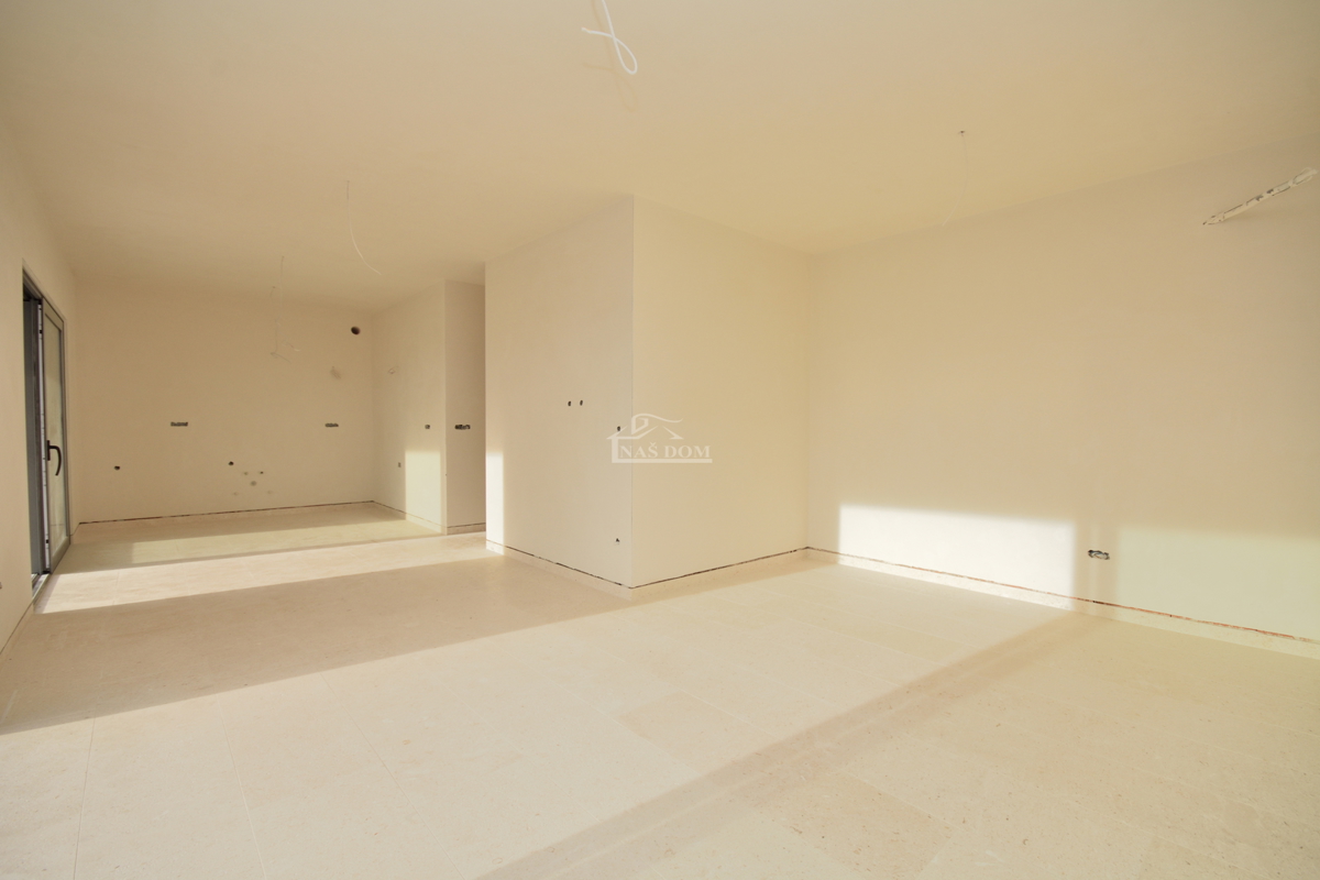 Vodice - Luksuzni penthouse S4 z dvigalom, pogled na morje, vrhunska lega