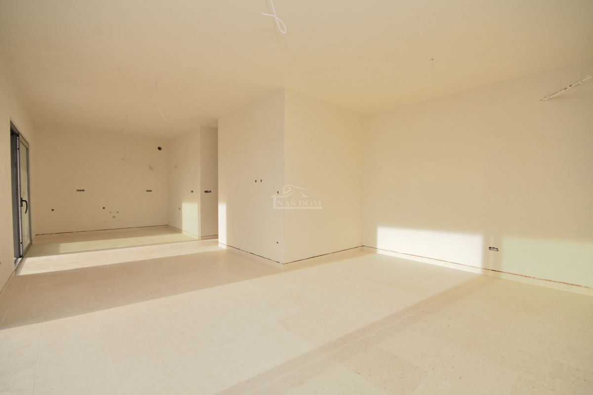 Vodice - Luksuzni penthouse S4 z dvigalom, pogled na morje, vrhunska lega