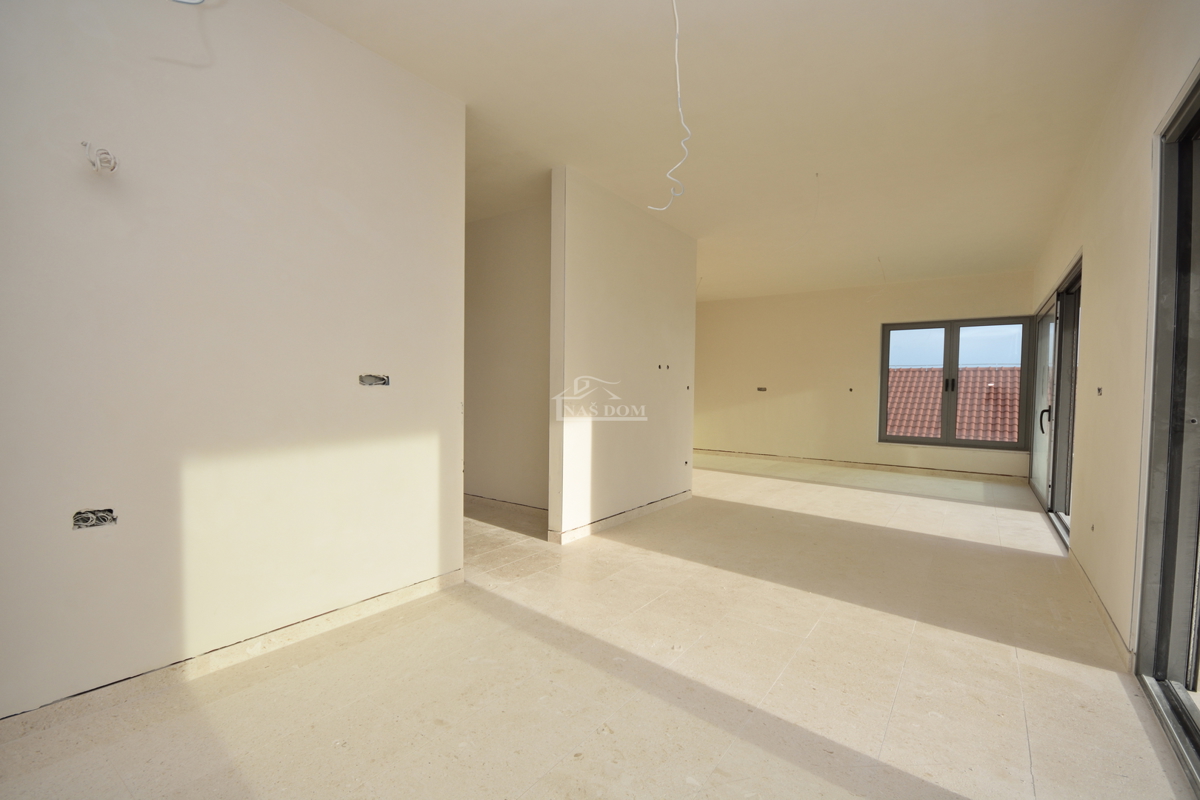 Vodice - Luksuzni penthouse S4 z dvigalom, pogled na morje, vrhunska lega