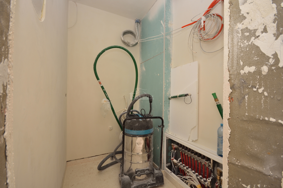 Vodice - Luksuzni penthouse S4 z dvigalom, pogled na morje, vrhunska lega