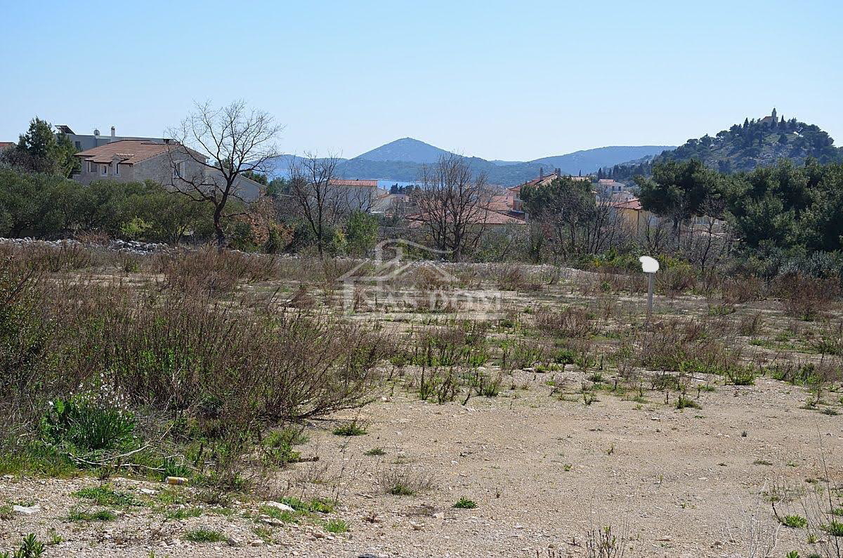 Tribunj - gradbeno zemljišče z razgledom na morje