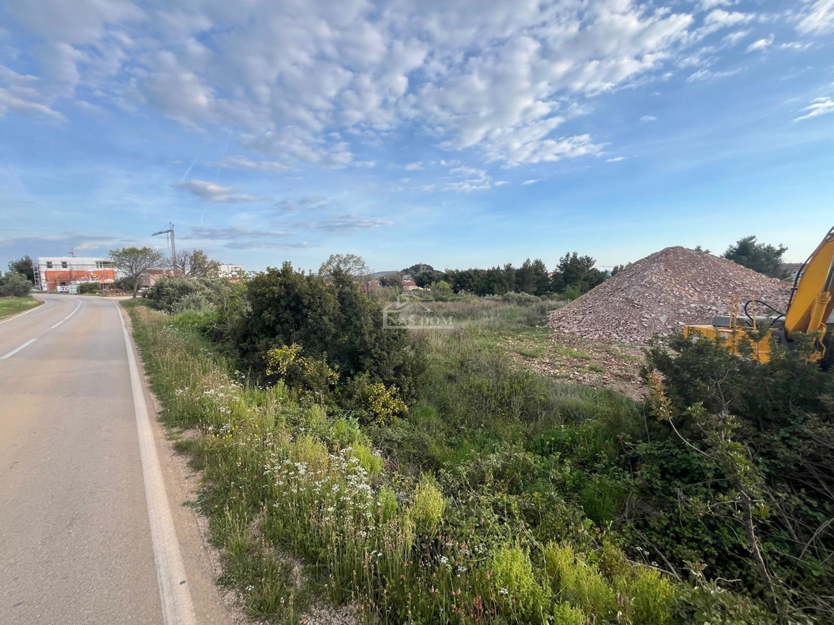 Tribunj - gradbeno zemljišče z razgledom na morje