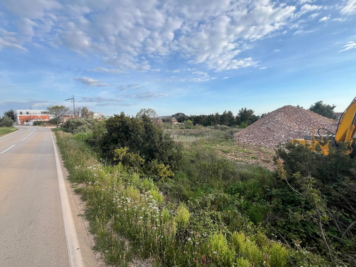 Tribunj - gradbeno zemljišče z razgledom na morje