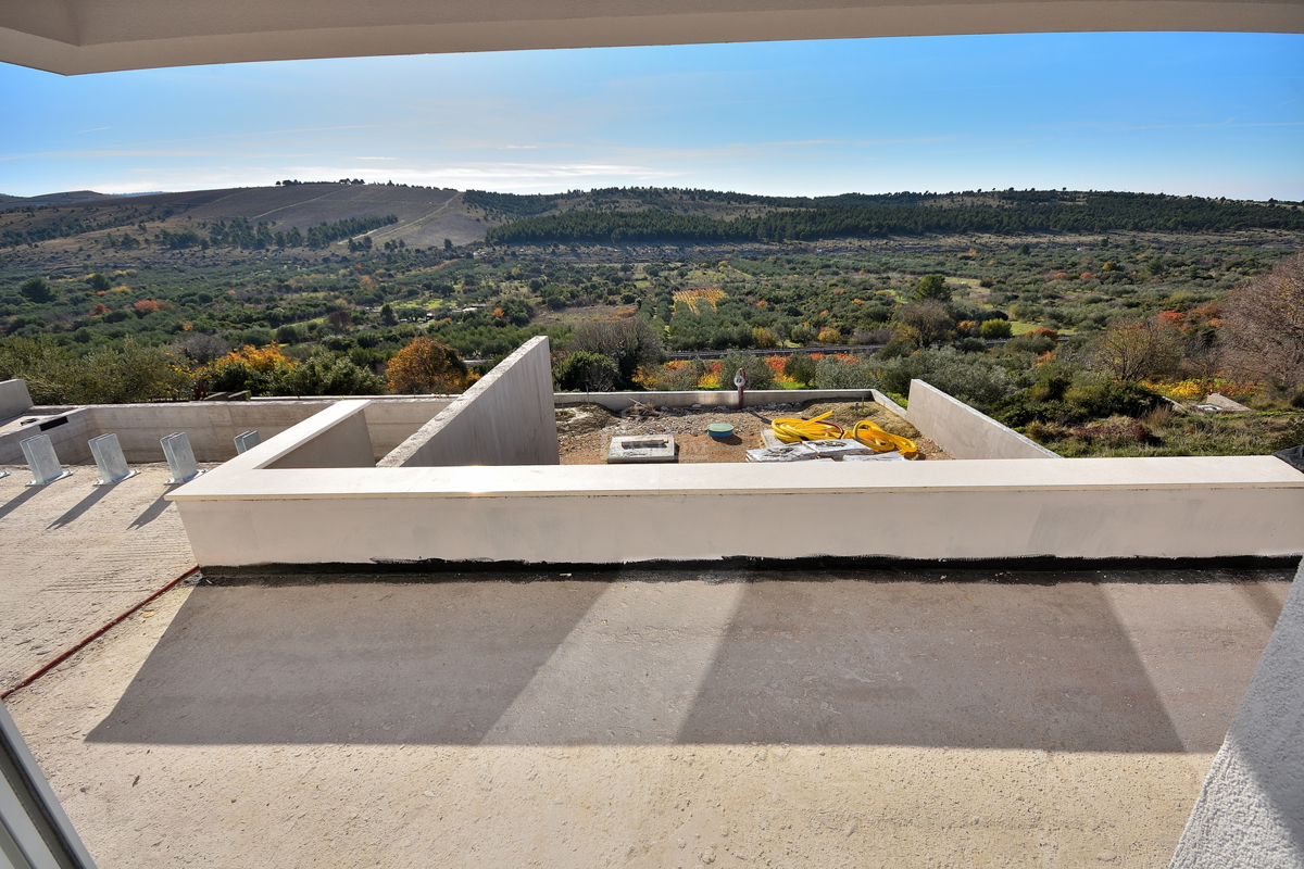 Šibenik, Donje Polje - vila s bazenom