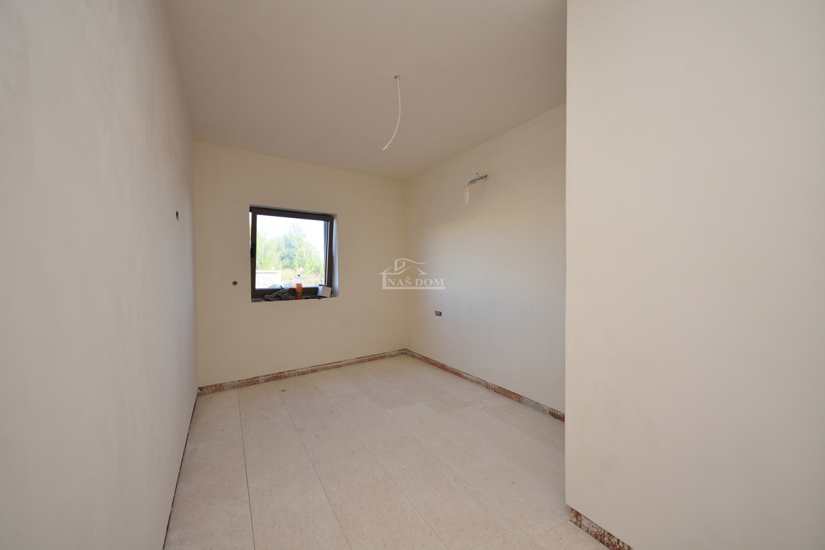 Vodice - Luksuzno stanovanje S4 v pritličju, pogled na morje