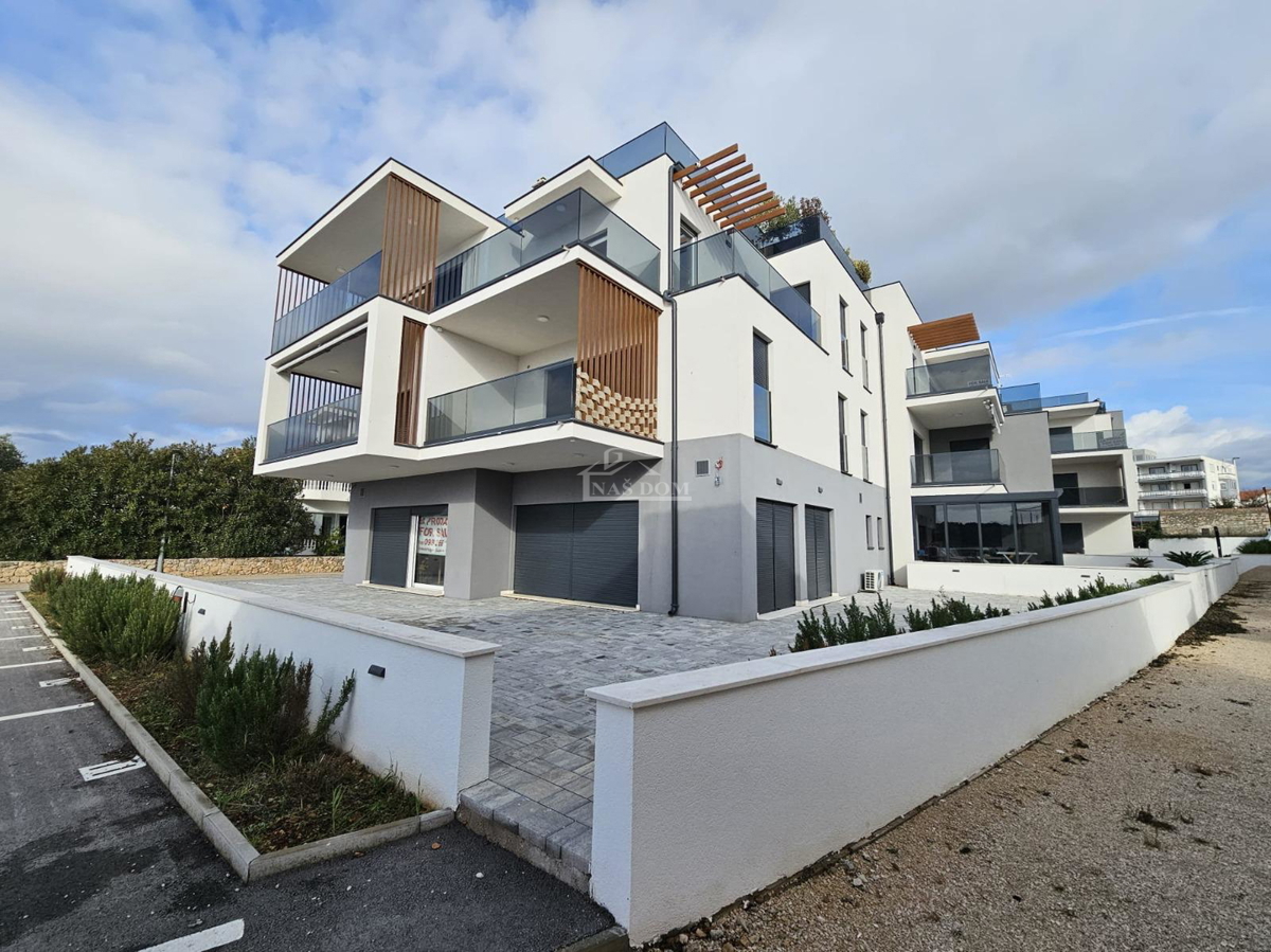 Vodice-Srima - penthouse v prvi vrsti ob morju