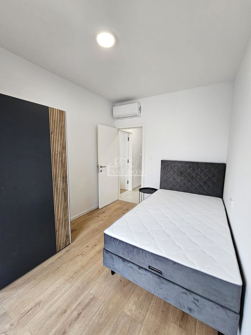 Vodice-Srima - penthouse v prvi vrsti ob morju