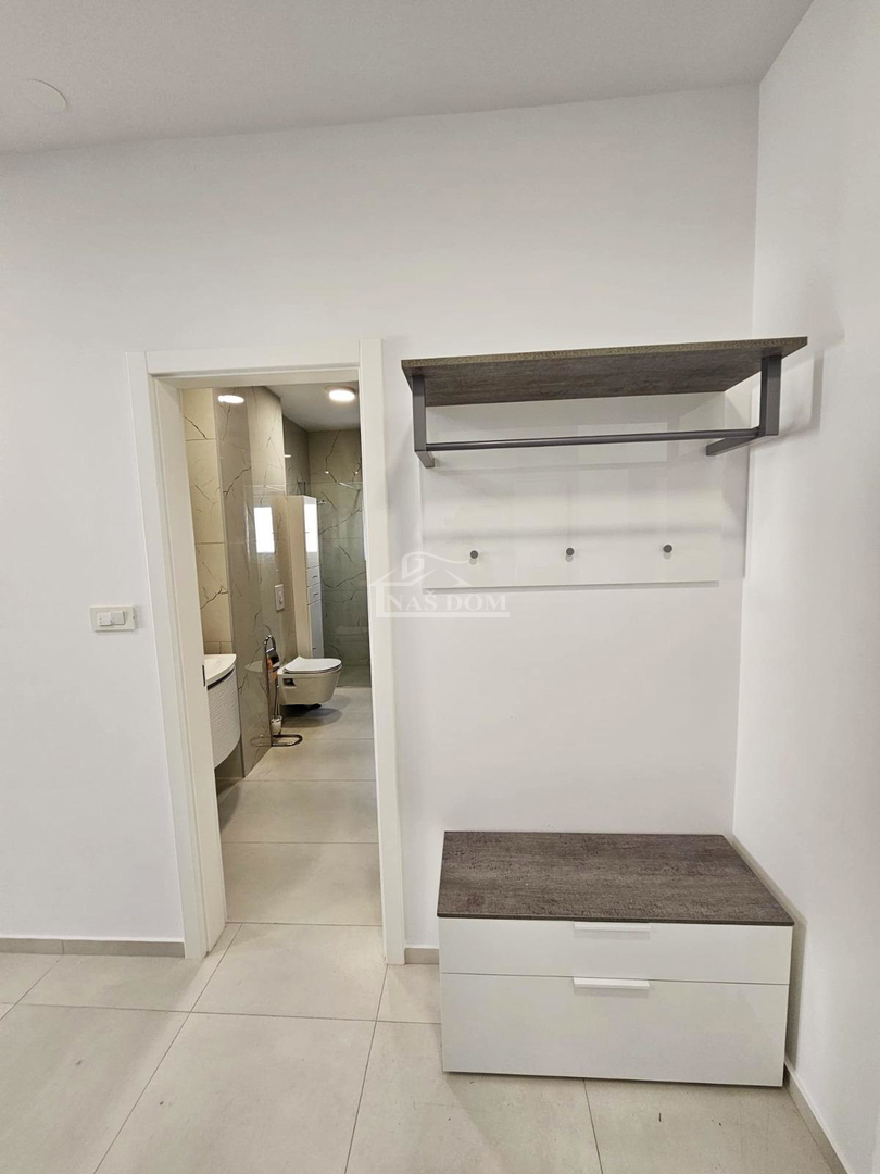 Vodice-Srima - penthouse v prvi vrsti ob morju