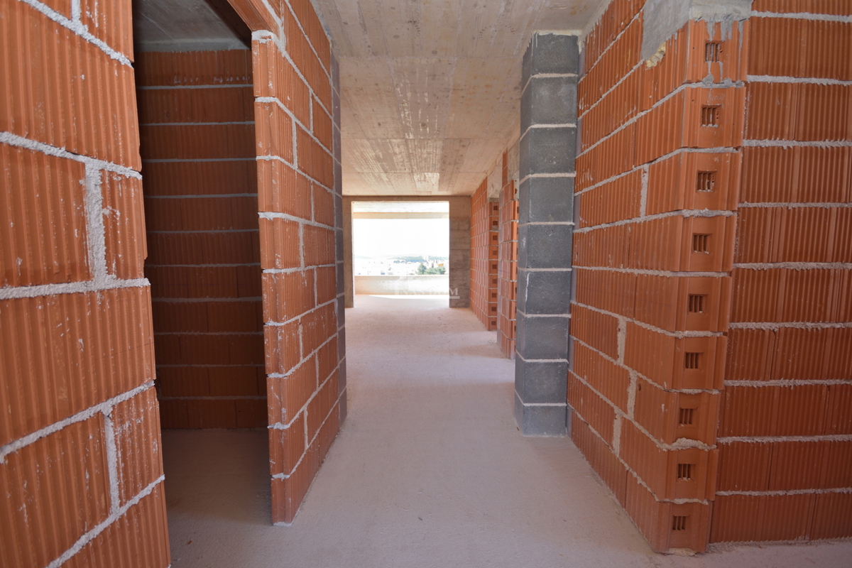 Vodice - Stanovanje S3 v prvem nadstropju, s panoramskim pogledom na morje