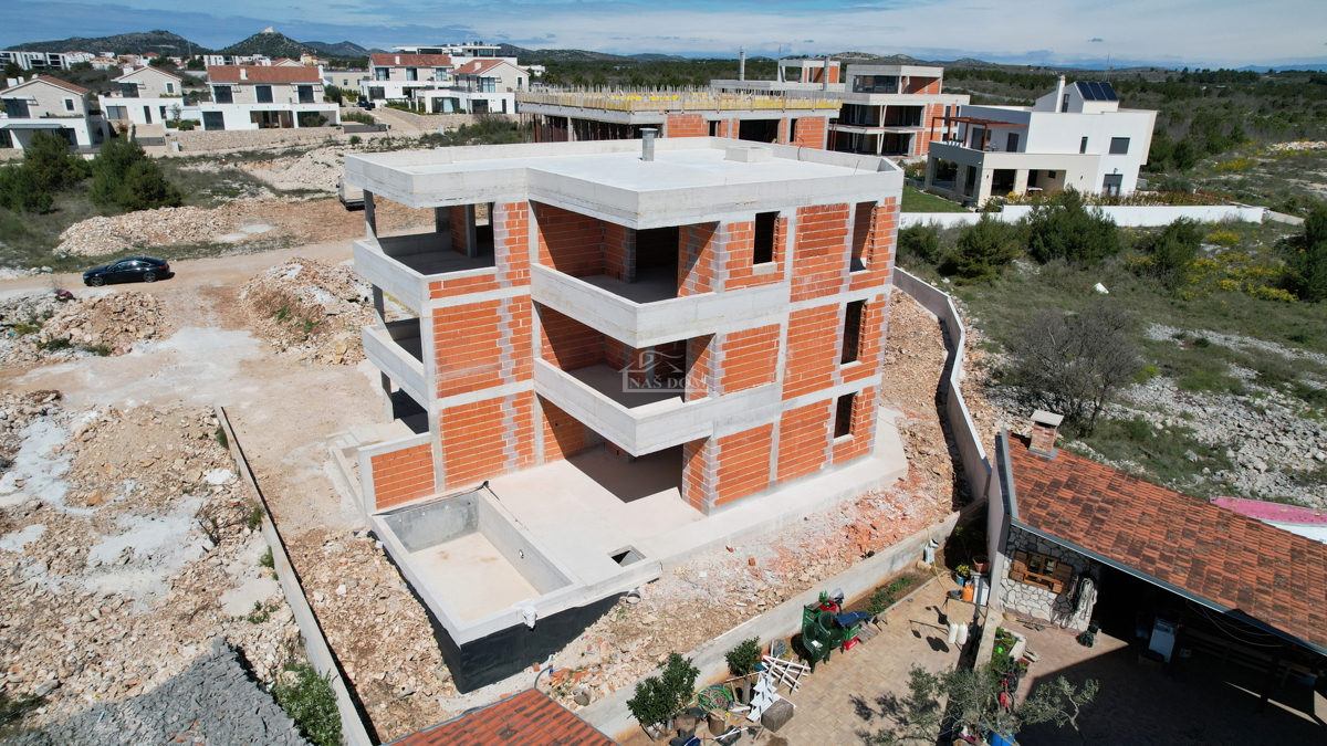 Vodice - Stanovanje S3 v prvem nadstropju, s panoramskim pogledom na morje