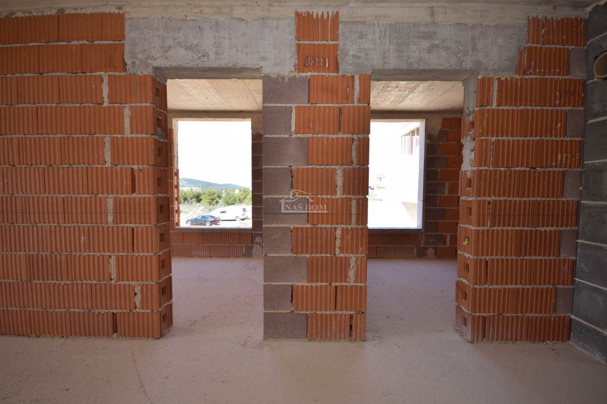 Vodice - Stanovanje S3 v prvem nadstropju, s panoramskim pogledom na morje