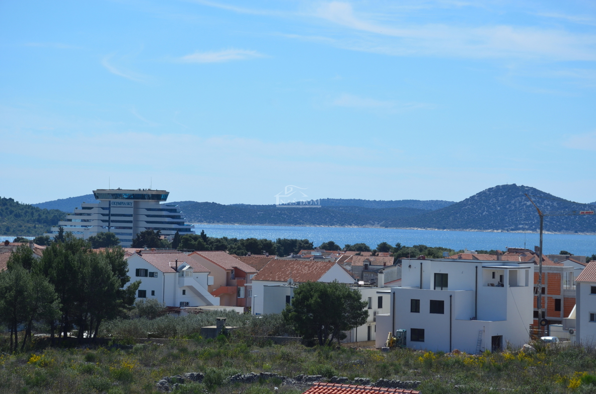 Vodice - Stanovanje S3 v prvem nadstropju, s panoramskim pogledom na morje