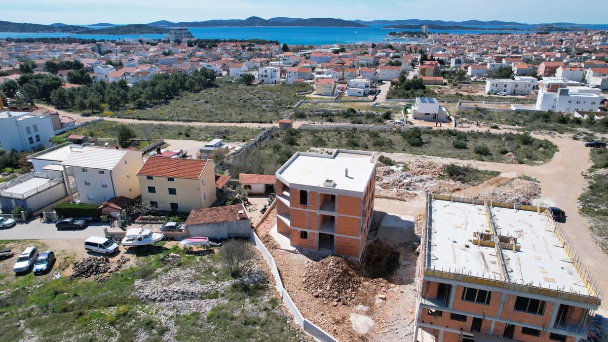 Vodice - Stanovanje S3 v prvem nadstropju, s panoramskim pogledom na morje