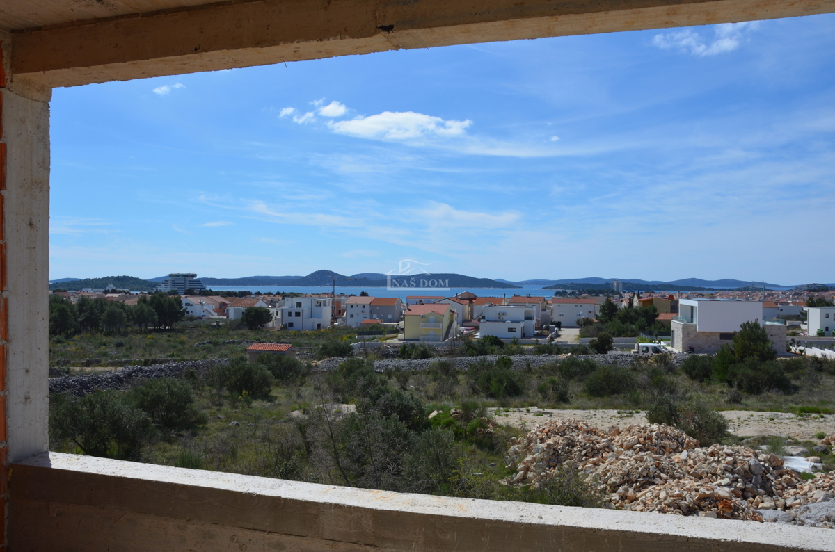 Vodice - Stanovanje S3 v prvem nadstropju, s panoramskim pogledom na morje