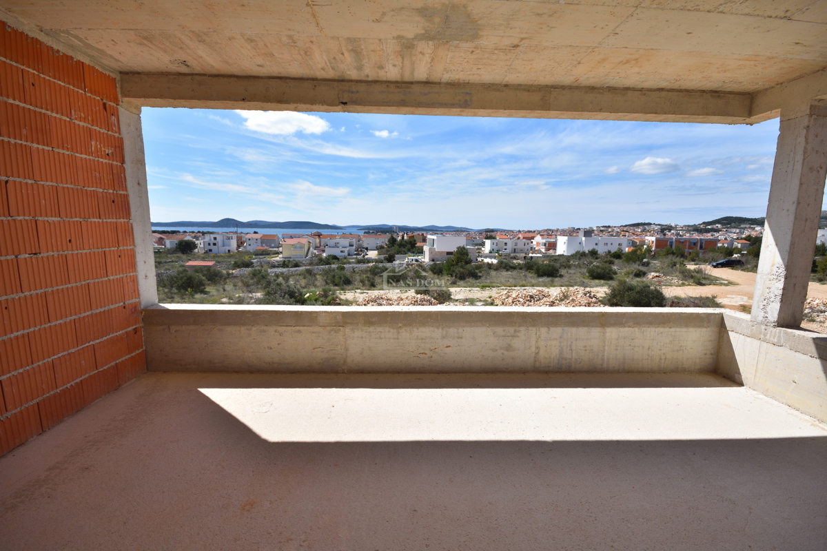 Vodice - Stanovanje S3 v prvem nadstropju, s panoramskim pogledom na morje