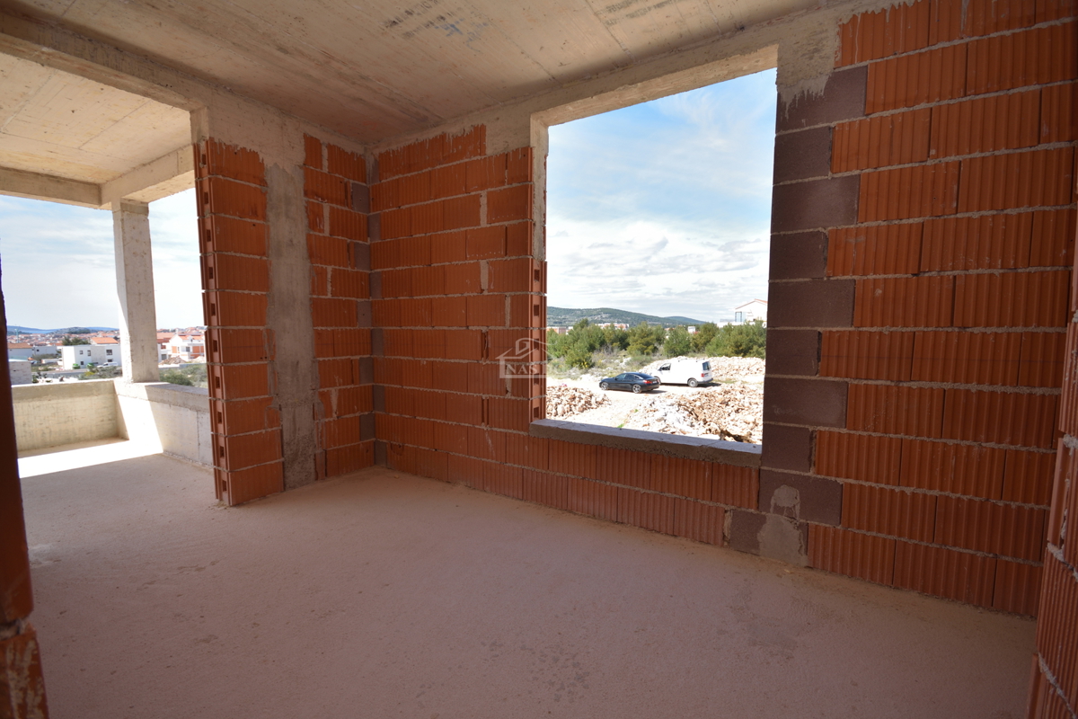 Vodice - Stanovanje S3 v prvem nadstropju, s panoramskim pogledom na morje