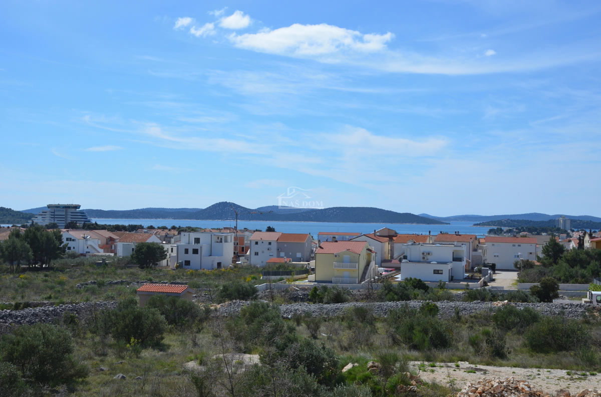 Vodice - Stanovanje S3 v prvem nadstropju, s panoramskim pogledom na morje