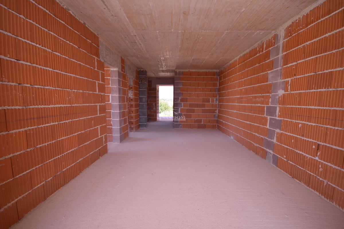 Vodice - Stanovanje S3 v prvem nadstropju, s panoramskim pogledom na morje