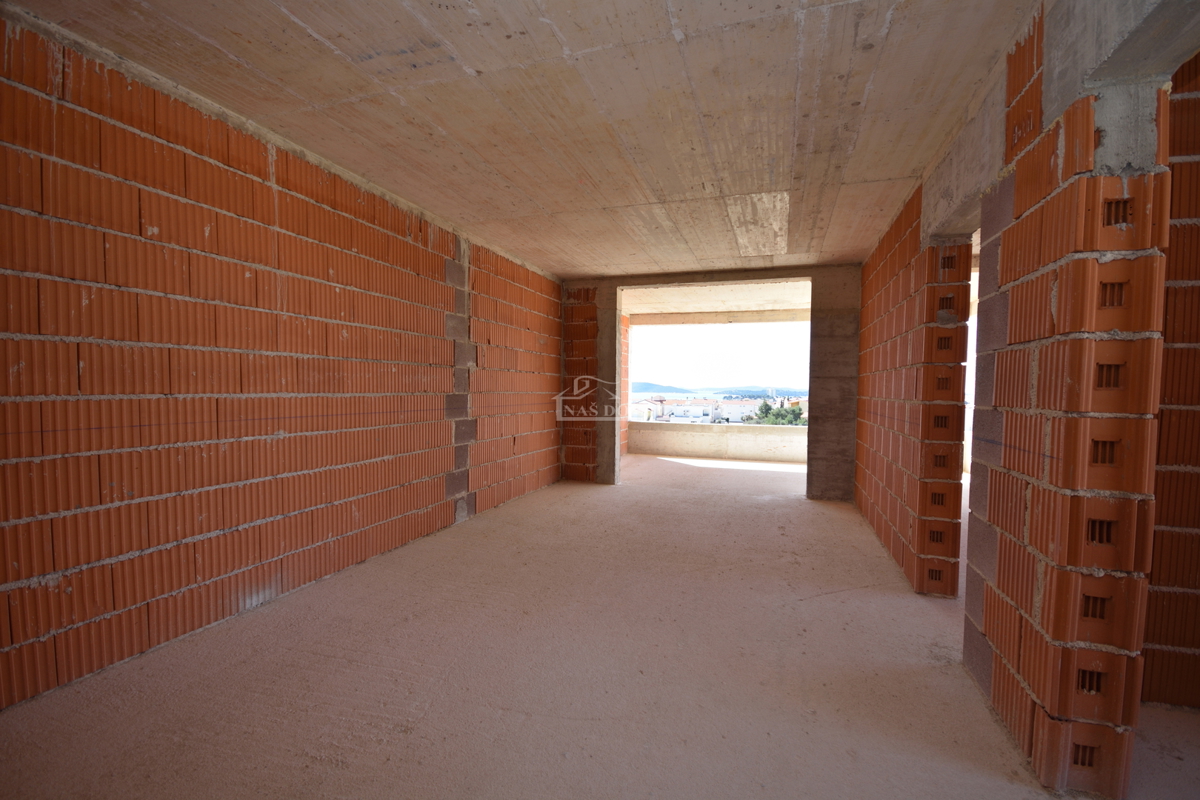 Vodice - Stanovanje S3 v prvem nadstropju, s panoramskim pogledom na morje