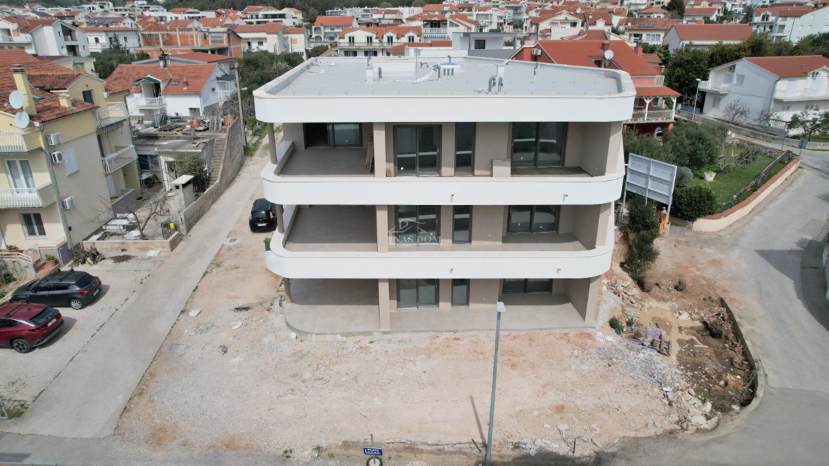 Vodice - Luksuzno stanovanje S4 v prvem nadstropju, ODLIČNA LOKACIJA