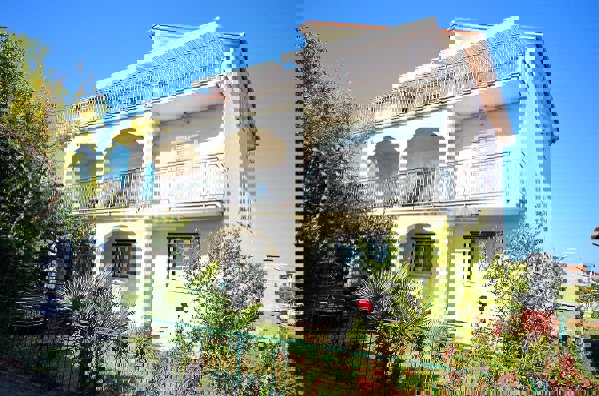 Vodice - Samostoječa hiša 343m2