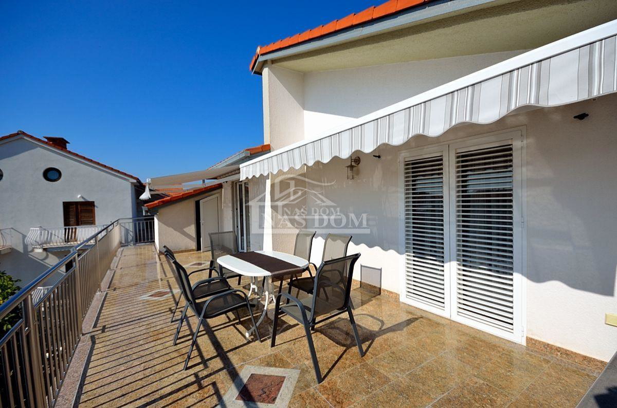 Vodice - Samostoječa hiša 343m2