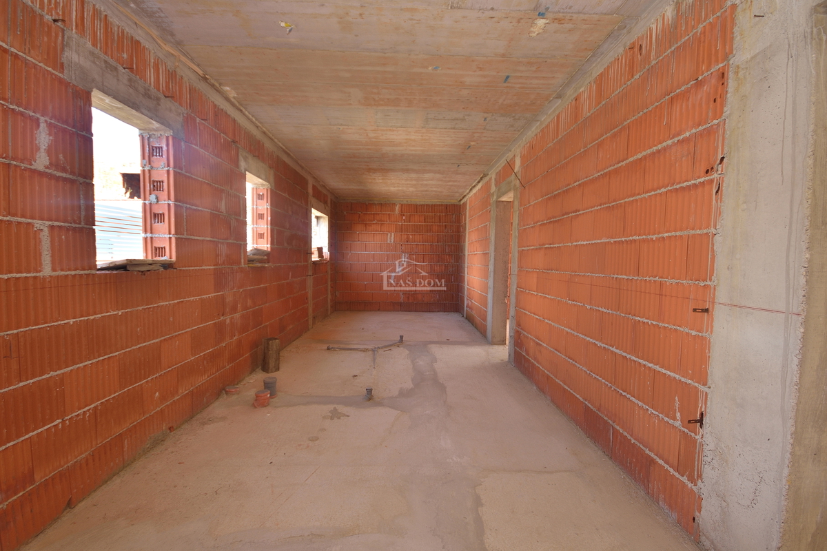 Vodice - S1 stanovanje v pritličju 81,29 m2, vrt