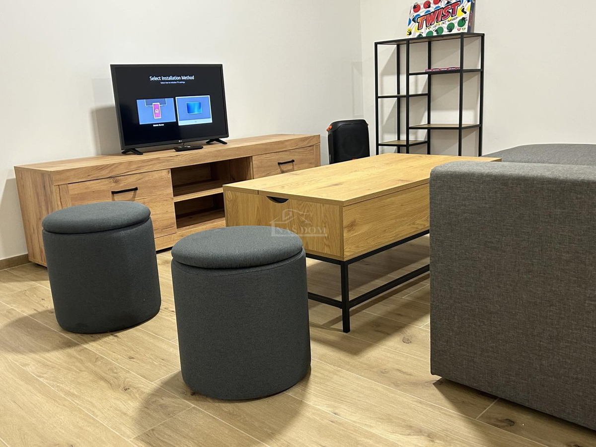 Vodice - **CENTER** hiša v vrsti s bazenom in strešno teraso, pogled na morje